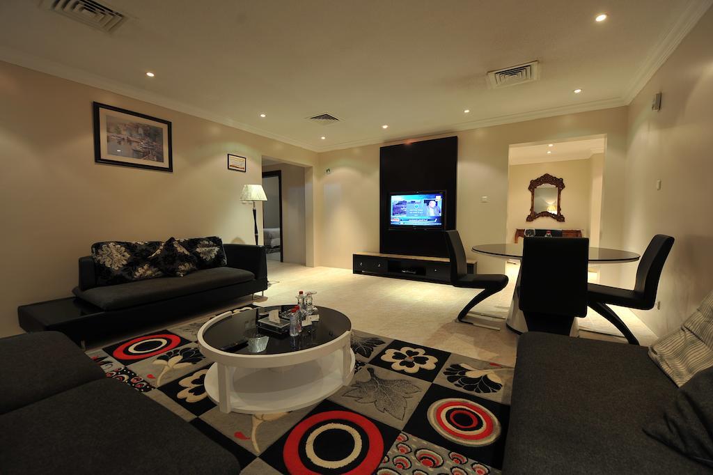 Janadriyah Suites 13 Nadinah Habitación foto